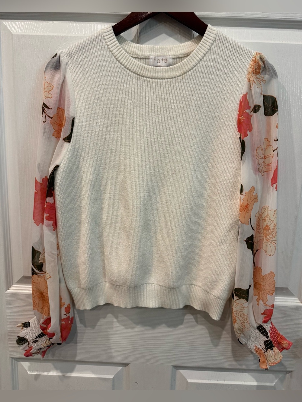 Fate Ivory Knit Sweater with Floral Mesh Sleeves Women’s Size Small